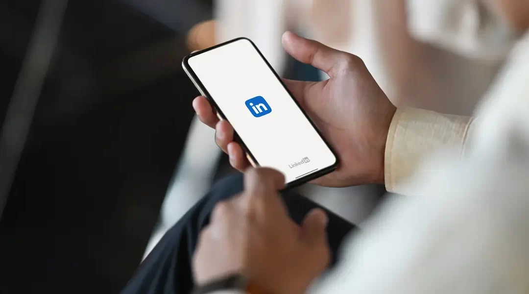 How to create an impressive profile on LinkedIn to catch an employer’s eye
